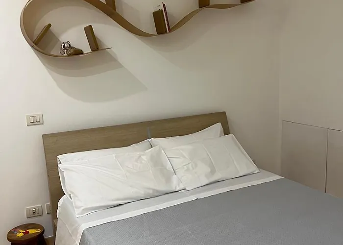 Napolina House - Chiaia Apartment Naples