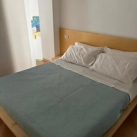 Napolina House - Chiaia Apartment